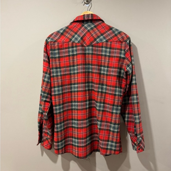 Vintage Wrangler Button Up Shirt Red Plaid Flannel Pearl Snap - Picture 2 of 10